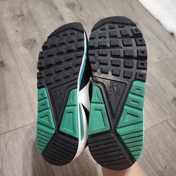 WOMENS NIKE AIR MAX CORRELATE [SIZE 7] WHITE/BLACK/GREEN [511417-136] - Picture 7 of 7